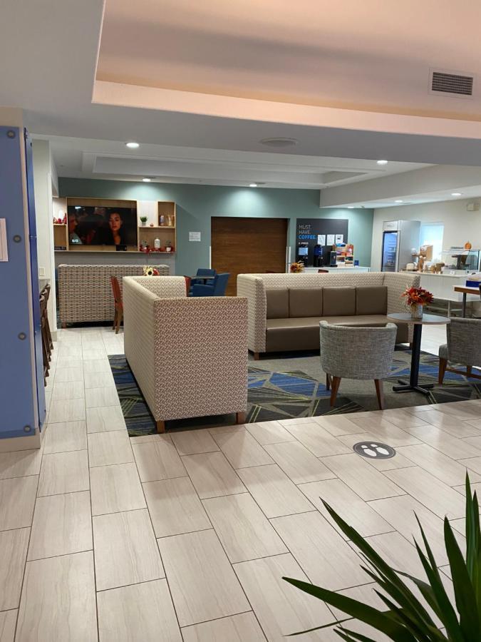 Holiday Inn Express Hotel & Suites Weston By Ihg Dış mekan fotoğraf